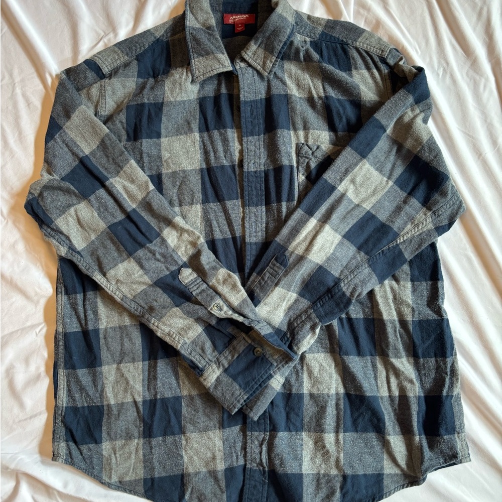 Arizona Jean Company Blue and Gray Plaid Flannel
